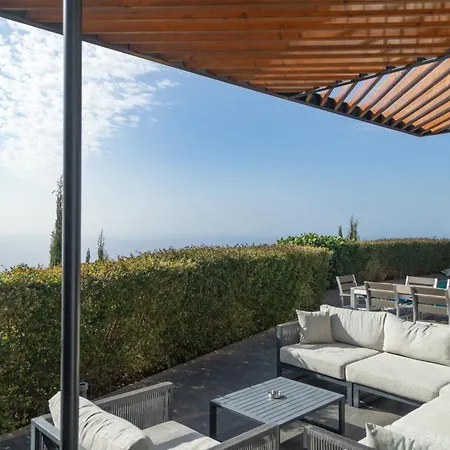 Eden Sky In Holiday home