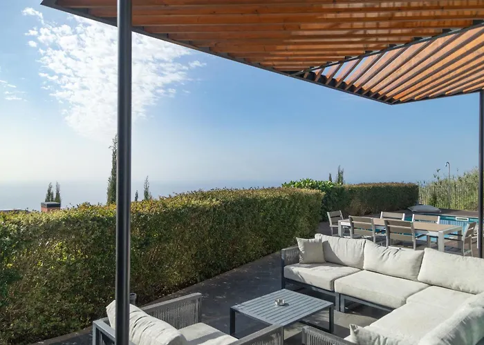 Eden Sky In بيت للعطل